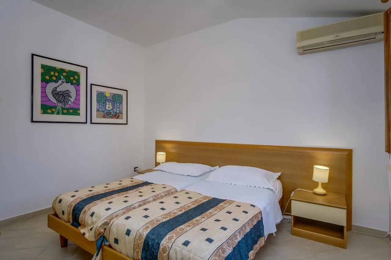 Apartments By The Sea Nerezine, Losinj - 2519 Croatie